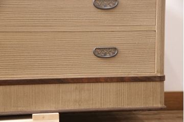 中古 美品 国産 天板リメイク 素朴で温かな木肌が魅力の総桐箪笥・下段(胴丸、総桐たんす、桐タンス、ローボード、引き出し、ローチェスト)(R-052404)