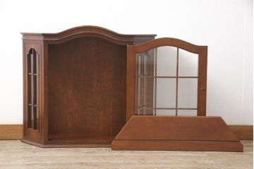 中古　神戸洋家具　メープル不二屋　見せる収納にぴったりなウォールキャビネット(飾り棚、陳列棚、収納棚)(R-052409)
