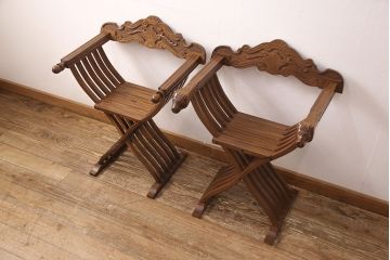 中古　美品　イタリア輸入家具　サヴォナローナデザインがお洒落なゲームテーブル&チェア2脚セット(椅子、折りたたみチェア、イス)(R-052410)