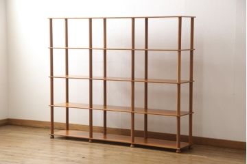 中古美品　IDC大塚家具取扱い　チェリー材　シンプルさがおしゃれな飾り棚(定価約30万円)(オープンシェルフ、オープンラック、陳列棚、店舗什器)(R-052411)