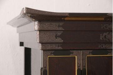 中古　展示品　未使用品　伝統工芸　70代　金仏壇「欄間螺鈿」　細部まで造り込まれた意匠と高級感漂う芸術品のような佇まいが魅力の長岡仏壇(定価約130万円)(R-052412)