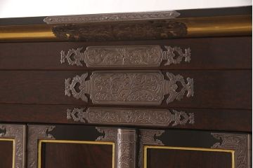 中古　展示品　未使用品　伝統工芸　70代　金仏壇「欄間螺鈿」　細部まで造り込まれた意匠と高級感漂う芸術品のような佇まいが魅力の長岡仏壇(定価約130万円)(R-052412)