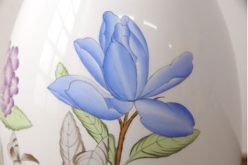 ヘレンド　ハンドペイント　花蝶文花瓶　38cm(HEREND、ハンガリー)(R-052414)