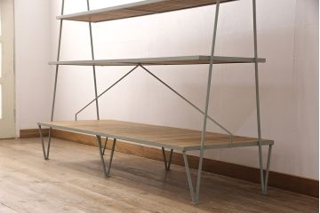 ラフジュ工房オリジナル　ペイント　チーク材　ナチュラルな空間におすすめな優しい色合いの台形アイアンラック(飾り棚、陳列棚)(R-052418)