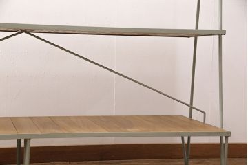 ラフジュ工房オリジナル　ペイント　チーク材　ナチュラルな空間におすすめな優しい色合いの台形アイアンラック(飾り棚、陳列棚)(R-052418)