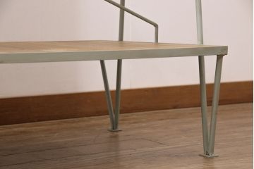 ラフジュ工房オリジナル　ペイント　チーク材　ナチュラルな空間におすすめな優しい色合いの台形アイアンラック(飾り棚、陳列棚)(R-052418)