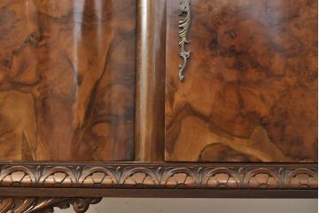 イギリスアンティーク　特大!　マホガニー材　バーズアイが特徴的なサイドボード(キャビネット、収納棚)(R-052424)