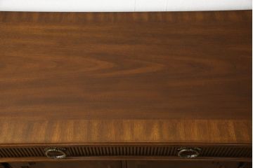 中古　DREXEL HERITAGE(ドレクセルヘリテイジ)　Cameo Classics(キャメオクラシックス)　エレガントな佇まいが魅力的なクリデンザ(クレデンザ、サイドボード、収納棚、キャビネット)(定価約115万円)(R-052425)