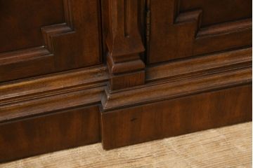 中古　DREXEL HERITAGE(ドレクセルヘリテイジ)　Cameo Classics(キャメオクラシックス)　エレガントな佇まいが魅力的なクリデンザ(クレデンザ、サイドボード、収納棚、キャビネット)(定価約115万円)(R-052425)