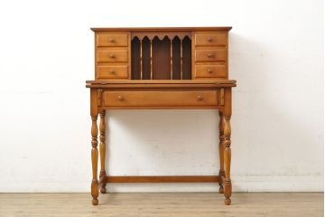 中古　横浜クラシック家具　ダニエル(daniel)　A-305　エレガントな佇まいが品の良さを高めるライティングデスク&チェアセット(定価約70万円)(ワークデスク、机、椅子)(R-052426)