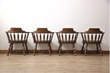 中古　超美品　秋山木工　ナラ材　上質なつくりが魅力的なダイニングチェア4脚セット(アームチェア、キャプテンチェア)(R-052429)