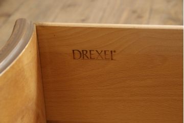 中古　DREXEL HERITAGE(ドレクセルヘリテイジ)　Grand Villa(グランドヴィラ)　クラシカルな佇まいが魅力のチェスト(引き出し、サイドチェスト)(R-052434)