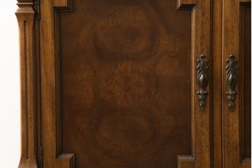中古　DREXEL HERITAGE(ドレクセルヘリテイジ)　Cameo Classics(キャメオクラシックス)　エレガントな佇まいのサーバー(定価約73万円)(サイドボード、キャビネット)(R-052435)