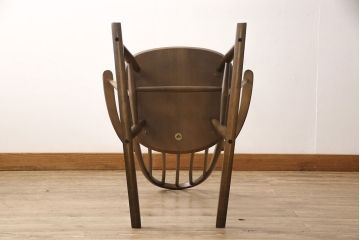 中古　ERCOL(アーコール)　木の温もり溢れるクエーカーロッキングチェア(アームチェア、板座チェア)(R-052440)