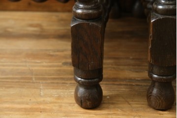 イギリスアンティーク　オーク材　脚の凝ったつくりが目を引くツイストレッグチェア2脚セット　(R-052442)