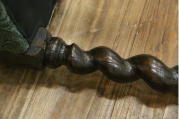 イギリスアンティーク　オーク材　脚の凝ったつくりが目を引くツイストレッグチェア2脚セット　(R-052442)