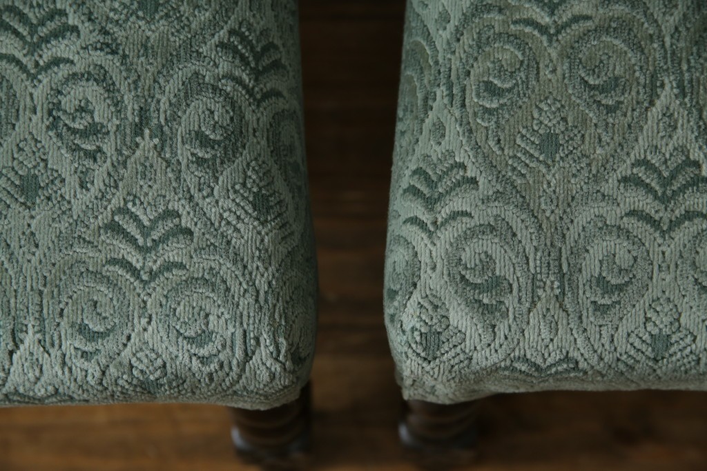 イギリスアンティーク　オーク材　脚の凝ったつくりが目を引くツイストレッグチェア2脚セット　(R-052442)