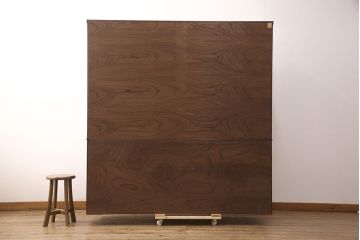 中古　美品　伝統民芸　岩谷堂箪笥　菊幸　欅の杢目と金具が迫力のある61間茶棚(茶箪笥、収納棚、食器棚、引き出し)(定価約146万円)(R-052443)