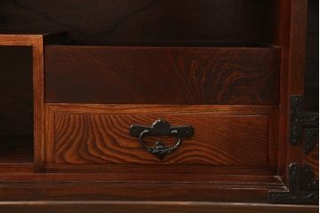 中古　美品　岩谷堂箪笥　販売:欅産業　製造:菊幸　脚(台輪)付きリメイク　美しい杢目が上品な和の趣を漂わせる収納棚(茶棚、飾り棚、サイドボード)(R-052444)