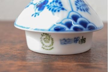 ROYAL COPENHAGEN　ロイヤルコペンハーゲン　ブルーフルーテッド　フルレース　ティーポット・シュガー・クリーマー(洋食器)(定価約19万円)(R-052449)