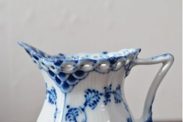 ROYAL COPENHAGEN　ロイヤルコペンハーゲン　ブルーフルーテッド　フルレース　ティーポット・シュガー・クリーマー(洋食器)(定価約19万円)(R-052449)