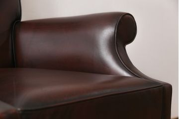 新古品　展示品　バロッサバレンティ(VARO,S.A. VALENTI)　高級感たっぷりの本革デスクチェア(定価約59万円)(パーソナルチェア、回転椅子)(R-052451)
