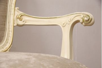 中古　美品　イタリア高級家具　SILIK(シリック)　DAFNEシリーズ　ロココ調　細部まで凝った造りが美しいアームチェア(定価約30万円)(ダイニングチェア、椅子)(R-052452)