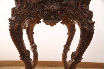 中古　超美品　超高級品　イタリア　Asnaghi Interiors(アスナギインテリア)　ロココ調　脚の凝った装飾が美しいキュリオケース(定価約300万円)(キャビネット、ガラスケース、ショーケース、Gケース)(R-052454)