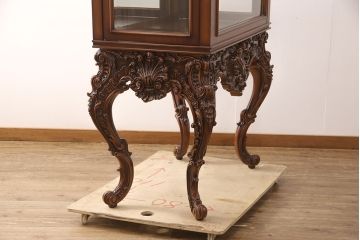 中古　超美品　超高級品　イタリア　Asnaghi Interiors(アスナギインテリア)　ロココ調　脚の凝った装飾が美しいキュリオケース(定価約300万円)(キャビネット、ガラスケース、ショーケース、Gケース)(R-052454)