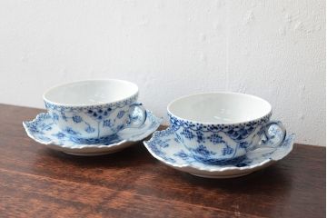 ROYAL COPENHAGEN　ロイヤルコペンハーゲン　ブルーフルーテッド　フルレース　カップ&ソーサー2客(洋食器)(定価88,000円)(R-052458)