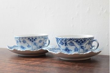 ROYAL COPENHAGEN　ロイヤルコペンハーゲン　ブルーフルーテッド　フルレース　カップ&ソーサー2客(洋食器)(定価88,000円)(R-052458)