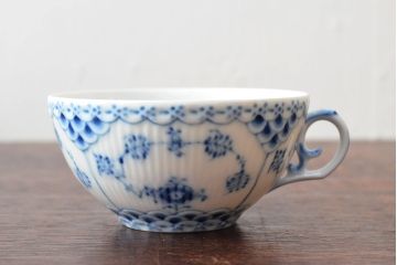 ROYAL COPENHAGEN　ロイヤルコペンハーゲン　ブルーフルーテッド　フルレース　カップ&ソーサー2客(洋食器)(定価88,000円)(R-052458)
