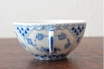 ROYAL COPENHAGEN　ロイヤルコペンハーゲン　ブルーフルーテッド　フルレース　カップ&ソーサー2客(洋食器)(定価88,000円)(R-052458)