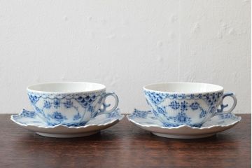 ROYAL COPENHAGEN　ロイヤルコペンハーゲン　ブルーフルーテッド　フルレース　カップ&ソーサー2客(洋食器)(定価88,000円)(R-052459)