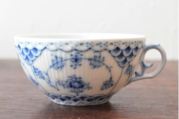 ROYAL COPENHAGEN　ロイヤルコペンハーゲン　ブルーフルーテッド　フルレース　カップ&ソーサー2客(洋食器)(定価88,000円)(R-052459)