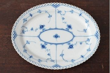 ROYAL COPENHAGEN　ロイヤルコペンハーゲン　ブルーフルーテッド　フルレース　オーバルディッシュ 36cm(洋食器、オーバルプレート)(定価143,000円)(R-052463)