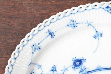ROYAL COPENHAGEN　ロイヤルコペンハーゲン　ブルーフルーテッド　フルレース　オーバルディッシュ 36cm(洋食器、オーバルプレート)(定価143,000円)(R-052463)