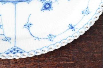 ROYAL COPENHAGEN　ロイヤルコペンハーゲン　ブルーフルーテッド　フルレース　オーバルディッシュ 36cm(洋食器、オーバルプレート)(定価143,000円)(R-052463)