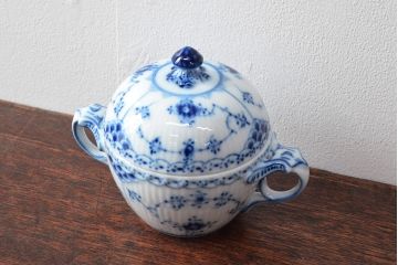 ROYAL COPENHAGEN　ロイヤルコペンハーゲン　ブルーフルーテッド　ハーフレース　シュガーボウル(シュガーポット、洋食器)(定価38,500円)(R-052465)