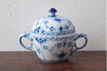 ROYAL COPENHAGEN　ロイヤルコペンハーゲン　ブルーフルーテッド　ハーフレース　シュガーボウル(シュガーポット、洋食器)(定価38,500円)(R-052465)