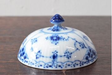 ROYAL COPENHAGEN　ロイヤルコペンハーゲン　ブルーフルーテッド　ハーフレース　シュガーボウル(シュガーポット、洋食器)(定価38,500円)(R-052465)