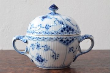 ROYAL COPENHAGEN　ロイヤルコペンハーゲン　ブルーフルーテッド　ハーフレース　シュガーボウル(シュガーポット、洋食器)(定価38,500円)(R-052465)