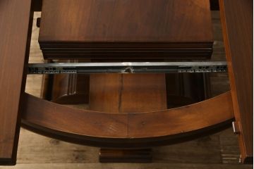 中古　美品　バロッサバレンティ(VARO,S.A. VALENTI)　重厚感のある佇まいが目を引くダイニングテーブル(定価約90万円)(エクステンションテーブル、ラウンドテーブル)(R-052469)