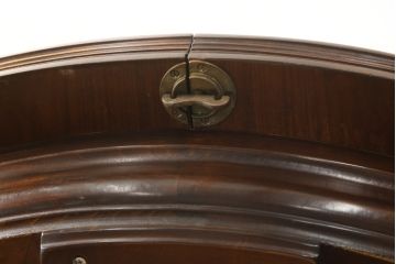 中古　美品　バロッサバレンティ(VARO,S.A. VALENTI)　重厚感のある佇まいが目を引くダイニングテーブル(定価約90万円)(エクステンションテーブル、ラウンドテーブル)(R-052469)