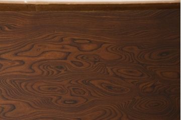 中古　岩谷堂箪笥　販売:欅産業　迫力ある杢目と金具がアクセントのローテーブル(定価約25万円)(座卓、センターテーブル)(R-052472)