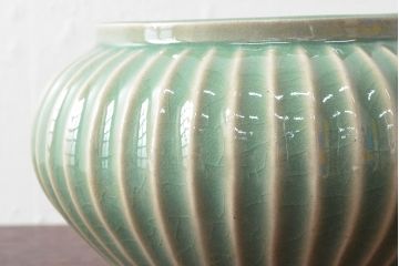 韓国　人間国宝　申相浩　青磁花象嵌　蓋物(水指、茶道具)(R-052490)