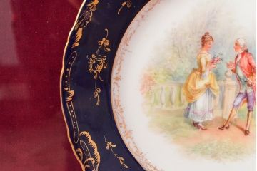 ドレスデン　ラム工房　瑠璃金彩　貴婦人と伯爵　額皿(飾り皿)(R-052503)