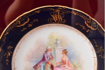 ドレスデン　ラム工房　瑠璃金彩　貴婦人と伯爵　額皿(飾り皿)(R-052505)