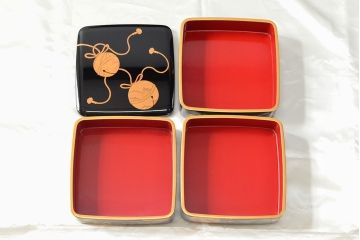 輪島塗　鈴五聖子蒔絵　三段重　平野漆器店(木製、重箱)(R-052512)