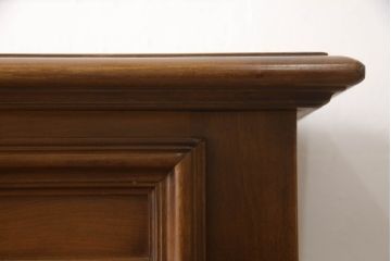 中古　超美品　バロッサバレンティ(VARO,S.A. VALENTI)　クラシカルなデザインが魅力的なサイドボード(定価約100万円)(収納棚、戸棚、キャビネット)(R-052520)
